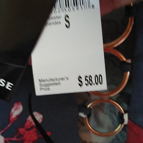 Premise Top - Picture 2 of 6